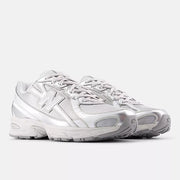 New Balance 740 Metallic Silver